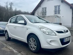 Weiß Gebraucht 2009 Hyundai i20 Classic Limousine | 2.690 € (Fairer Preis)