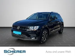 Deep black perleffekt (metallic) Gebraucht 2020 VW Tiguan Comfortline SUV | 24.600 € (Guter Preis)