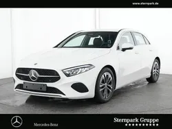 Weiß Gebraucht 2024 Mercedes A200 Progressive Limousine | 29.990 € (Fairer Preis)