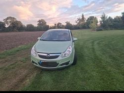 Grün Gebraucht 2009 Opel Corsa Kleinwagen | 2.450 € (Fairer Preis)