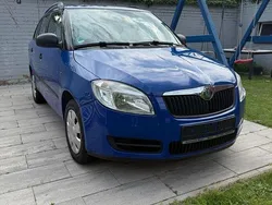 Blau Gebraucht 2009 Skoda Fabia Limousine | 2.395 € (Fairer Preis)