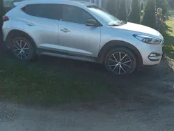 Grau Gebraucht 2018 Hyundai Tucson Passion Plus SUV | 17.500 € (Fairer Preis)