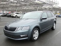 Grau Gebraucht 2018 Skoda Octavia Ambition Kombi | 11.750 € (Fairer Preis)