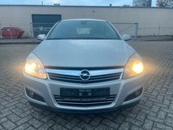Gold Gebraucht 2007 Opel Astra Basis Limousine | 850 € (Guter Preis)