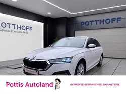 Weiss Gebraucht 2023 Skoda Octavia Style Kombi | 24.577 € (Guter Preis)