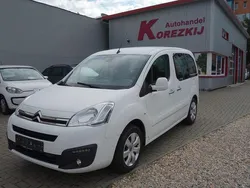 Weiß Gebraucht 2015 Citroën Berlingo SELECTION Van / Kleinbus | 9.889 € (Fairer Preis)