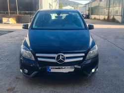 Schwarz Gebraucht 2011 Mercedes B180 Van / Kleinbus | 2.600 €