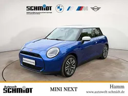 Blazing blue metallic Gebraucht 2024 Mini Cooper Classic Kleinwagen | 27.690 € (Fairer Preis)