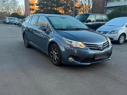 Blau Gebraucht 2012 Toyota Avensis Kombi | 3.250 € (Etwas zu teuer)