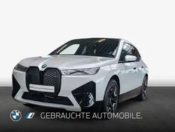 Weiß Gebraucht 2023 BMW iX Sport Line SUV | 55.411 € (Teuer)
