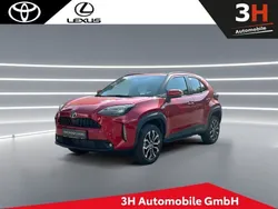 Rot Neu 2025 Toyota Yaris Cross SUV | 31.490 € (Etwas zu teuer)