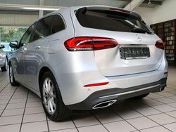 Silber Gebraucht 2021 Mercedes 200 Urban Limousine | 25.790 € (Superpreis)