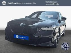 Saphirschwarz metallic Neu 2025 BMW 530e Performance Limousine | 75.990 €