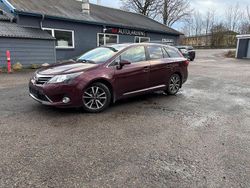 Rot Gebraucht 2014 Toyota Avensis Edition Kombi | 4.200 € (Guter Preis)