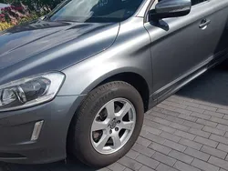 Grau Gebraucht 2015 Volvo XC60 Momentum SUV | 16.900 € (Fairer Preis)
