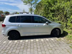 Silber Gebraucht 2016 VW Touran Comfortline Van / Kleinbus | 16.000 € (Guter Preis)