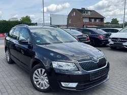 Schwarz Gebraucht 2016 Skoda Octavia Ambition Kombi | 8.800 € (Guter Preis)