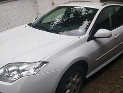 Weiß Gebraucht 2009 Renault Laguna III Expression Kombi | 1.900 € (Etwas zu teuer)
