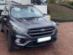 Grau Gebraucht 2019 Ford Kuga ST-Line SUV | 14.500 € (Fairer Preis)