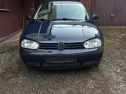 Blau Gebraucht 1999 VW Golf IV Kleinwagen | 850 € (Fairer Preis)