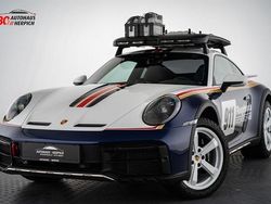 Weiß / enzianblau (metallic) Gebraucht 2023 Porsche 992 Coupé | 293.992 €