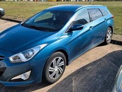 Blau Gebraucht 2012 Hyundai i40 Kombi | 8.000 €