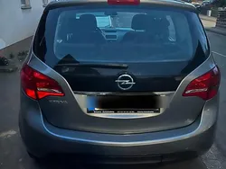 Grau Gebraucht 2010 Opel Meriva Innovation Van / Kleinbus | 4.300 € (Fairer Preis)