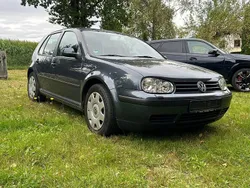 Grau Gebraucht 2000 VW Golf IV Kleinwagen | 2.690 € (Etwas zu teuer)