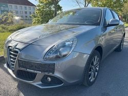 Grau Gebraucht 2013 Alfa Romeo Giulietta Veloce Kleinwagen | 8.400 € (Fairer Preis)