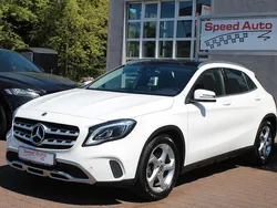 Weiß Gebraucht 2018 Mercedes GLA200 Urban SUV | 19.990 € (Etwas zu teuer)