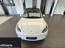 Weiß Gebraucht 2022 Tesla Model Y Long Range SUV | 38.900 € (Fairer Preis)