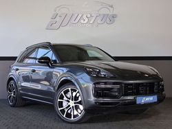 Grau Gebraucht 2020 Porsche Cayenne Turbo SUV | 63.900 €