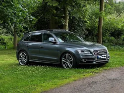 Grau Gebraucht 2016 Audi SQ5 Competition SUV | 25.500 € (Fairer Preis)
