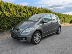Grau Gebraucht 2011 Mercedes A180 Elegance Van / Kleinbus | 7.290 € (Fairer Preis)