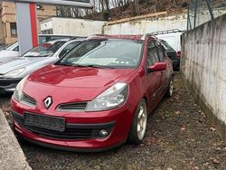 Rot Gebraucht 2008 Renault Clio GrandTour Kombi | 3.399 € (Etwas zu teuer)