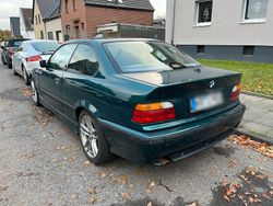 Grün Gebraucht 1996 BMW 323 M Sport Coupé | 6.400 € (Guter Preis)