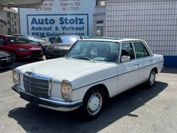 Weiß Gebraucht 1975 Mercedes 200 Limousine | 9.850 €