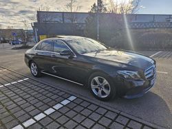 Schwarz Gebraucht 2017 Mercedes E220 Limousine | 23.990 € (Fairer Preis)