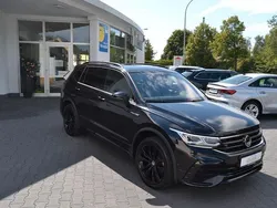 Schwarz Gebraucht 2023 VW Tiguan Allspace R-line SUV | 40.990 € (Etwas zu teuer)