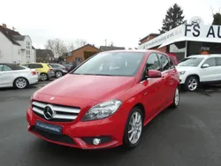 Rot Gebraucht 2012 Mercedes B180 Van / Kleinbus | 6.999 € (Guter Preis)