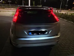 Grau Gebraucht 2010 Ford Focus Ghia Limousine | 5.000 € (Fairer Preis)