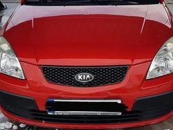 Rot Gebraucht 2009 Kia Rio Limousine | 3.900 € (Etwas zu teuer)