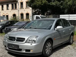 Silber Gebraucht 2005 Opel Vectra Limousine | 2.500 €