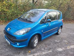 Blau Gebraucht 2008 Peugeot 1007 Kleinwagen | 3.700 € (Fairer Preis)