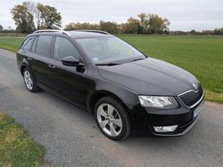 Schwarz Gebraucht 2016 Skoda Octavia Kombi | 14.999 € (Fairer Preis)
