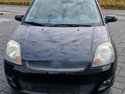 Schwarz Gebraucht 2008 Ford Fiesta Kleinwagen | 2.650 €