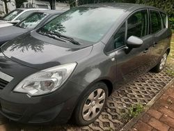 Schwarz Gebraucht 2012 Opel Meriva Van / Kleinbus | 1.950 € (Superpreis)