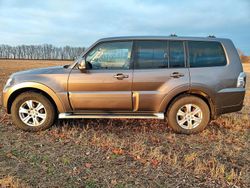 Braun Gebraucht 2015 Mitsubishi Pajero SUV | 25.000 €