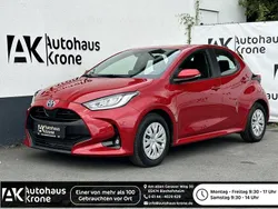 Rot Gebraucht 2023 Toyota Yaris Hybrid Kleinwagen | 17.990 € (Superpreis)