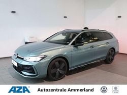 Grün Neu 2025 VW Passat Style Kombi | 46.689 € (Guter Preis)